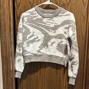Women's Camouflage Sweater - Beige and White